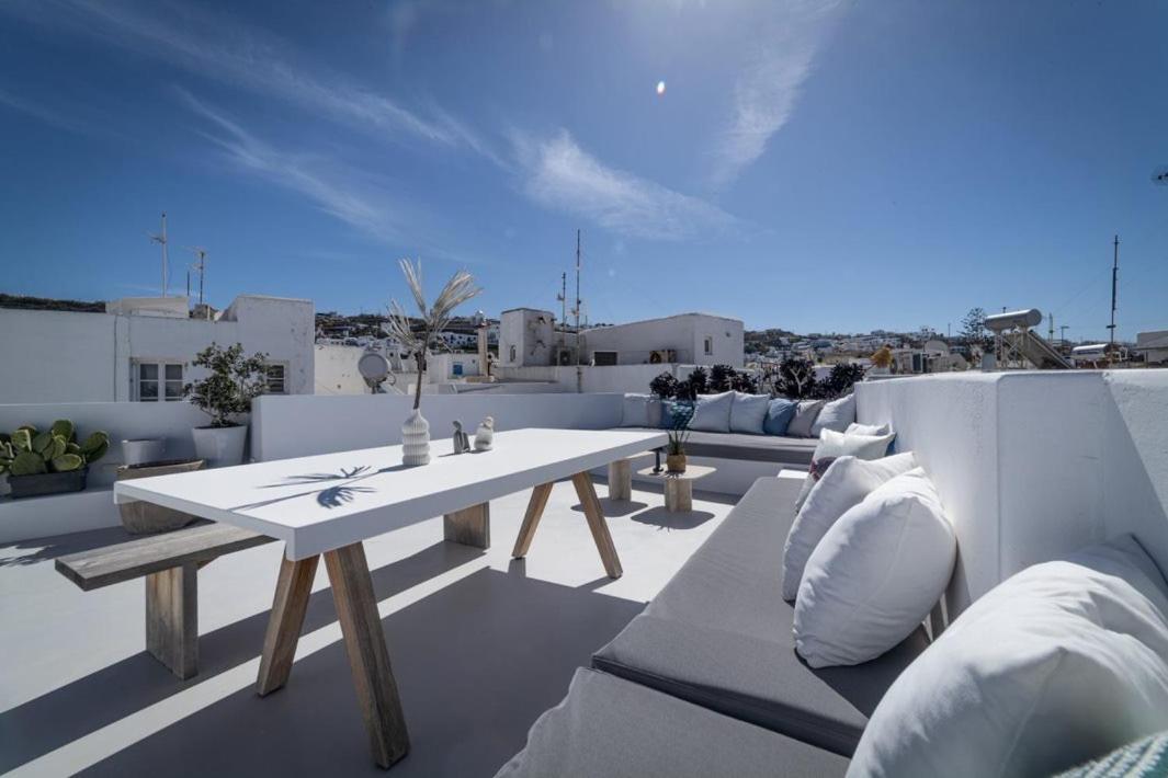 Chiara Mykonos Iii